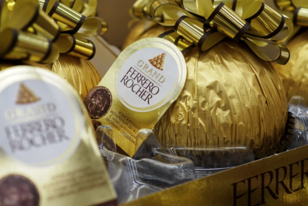 Loại socola quen thuộc với nhiều người Việt, Ferrero Rocher, và câu chuyện gây dựng một thương hiệu khiến cả thế giới “xiêu lòng” - Ảnh 3.