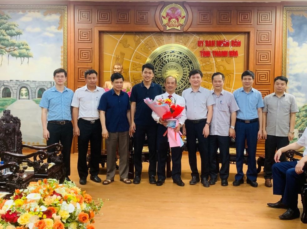 Thanh Hóa có 5 Phó chánh văn phòng UBND tỉnh, bằng Hà Nội và TP HCM - Ảnh 1.