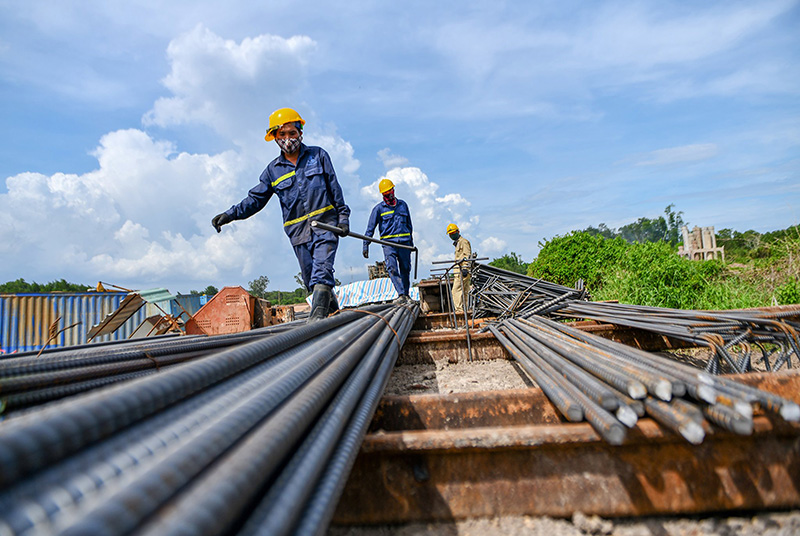 Sửa cái hàng rào cũng phải chờ vốn đầu tư công - Ảnh 1.