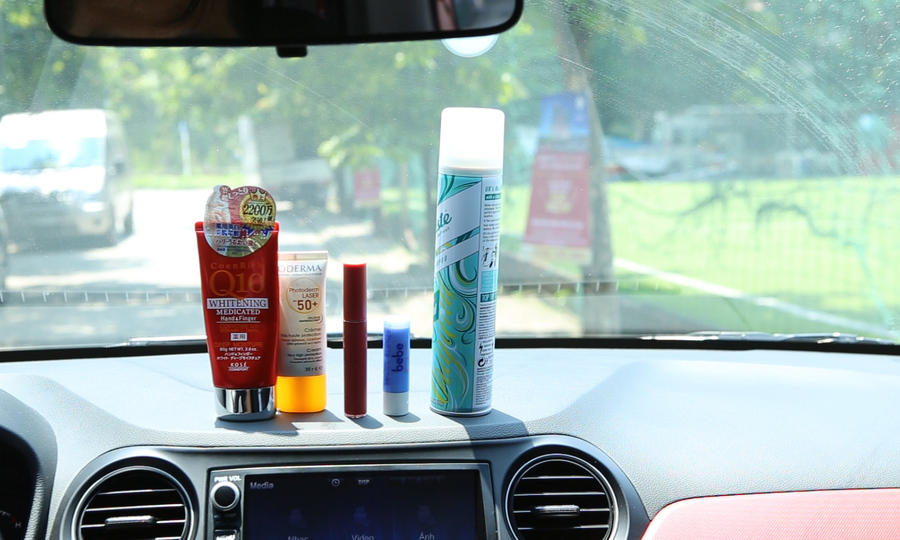 5 vật dụng không nên để trong ô tô khi đỗ xe ngoài trời nắng nóng - Ảnh 4.