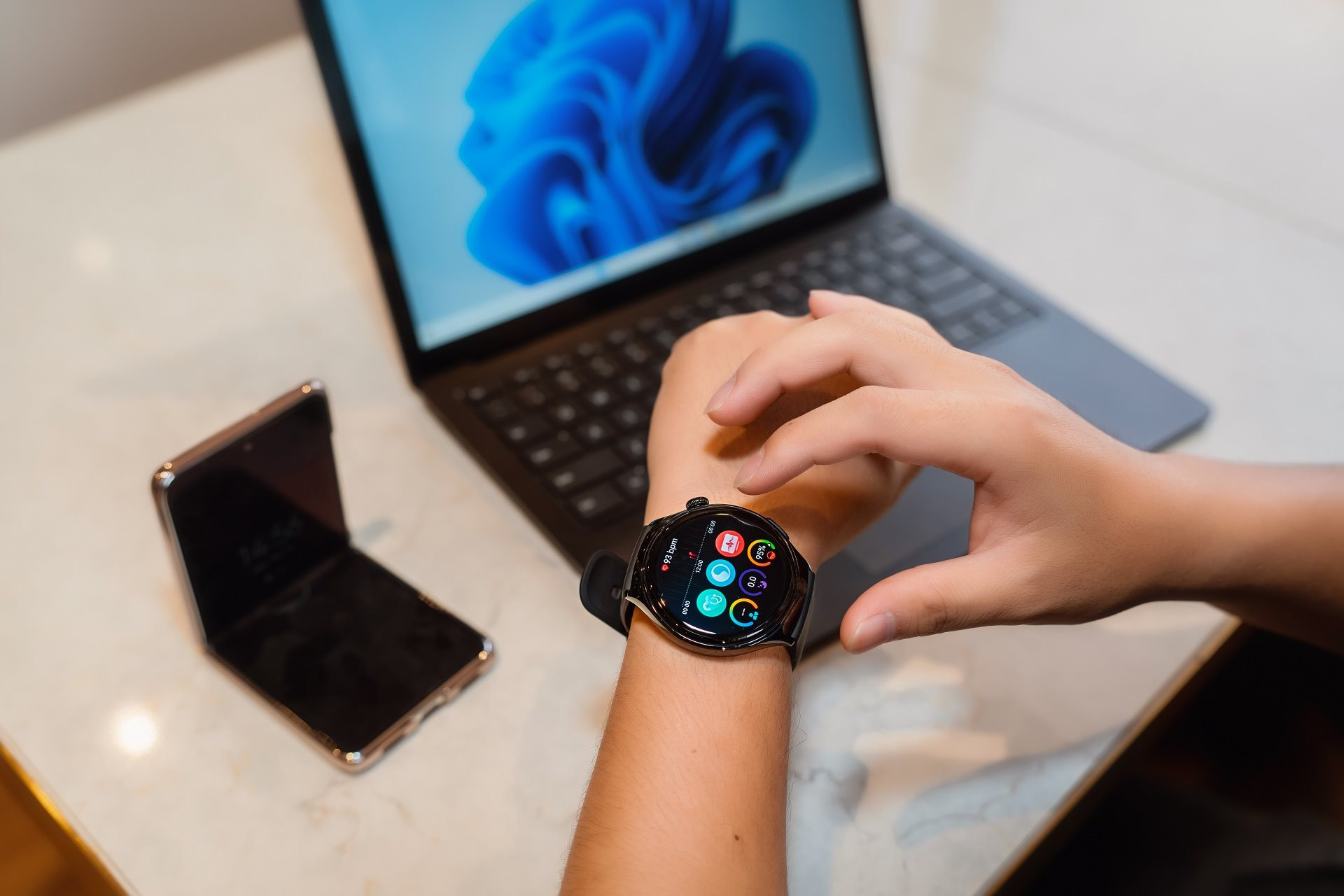 Trải nghiệm Huawei Watch 4: Có tính năng mà Apple Watch mơ ước, giá 11 triệu đồng - Ảnh 1.