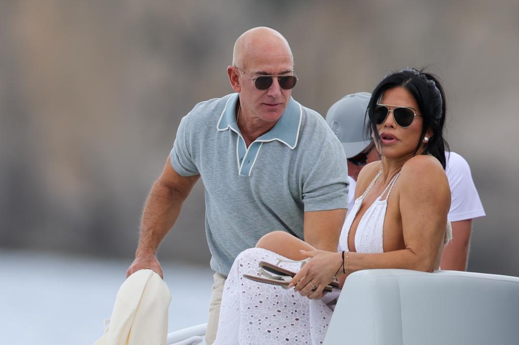 Tỷ phú Jeff Bezos xây nhà 175 triệu USD, chuẩn bị kết hôn lần 2 - Ảnh 4.