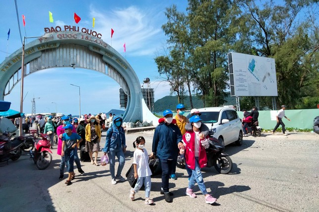 Lý do khách đến Phú Quốc giảm mạnh, du lịch Cà Mau ‘bội thu’ - Ảnh 1. Lý do khách đến Phú Quốc giảm mạnh, du lịch Cà Mau ‘bội thu’ - Ảnh 1.