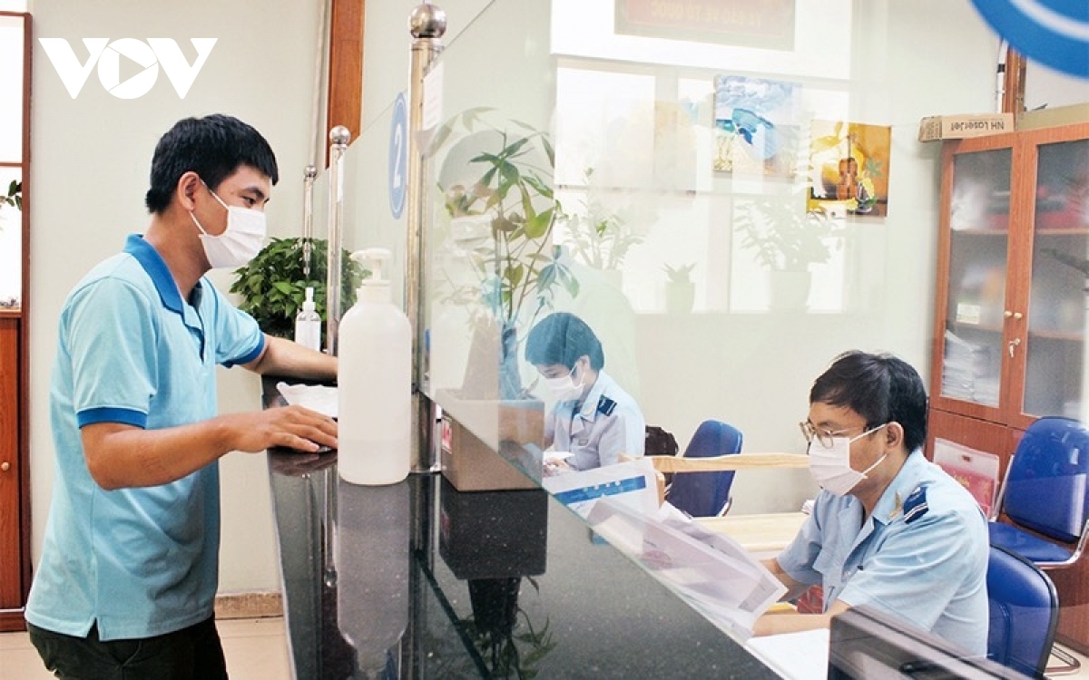 Hạ tầng yếu và thiếu khiến ngành logistics Đông Nam bộ ì ạch - Ảnh 1. Hạ tầng yếu và thiếu khiến ngành logistics Đông Nam bộ ì ạch - Ảnh 1.