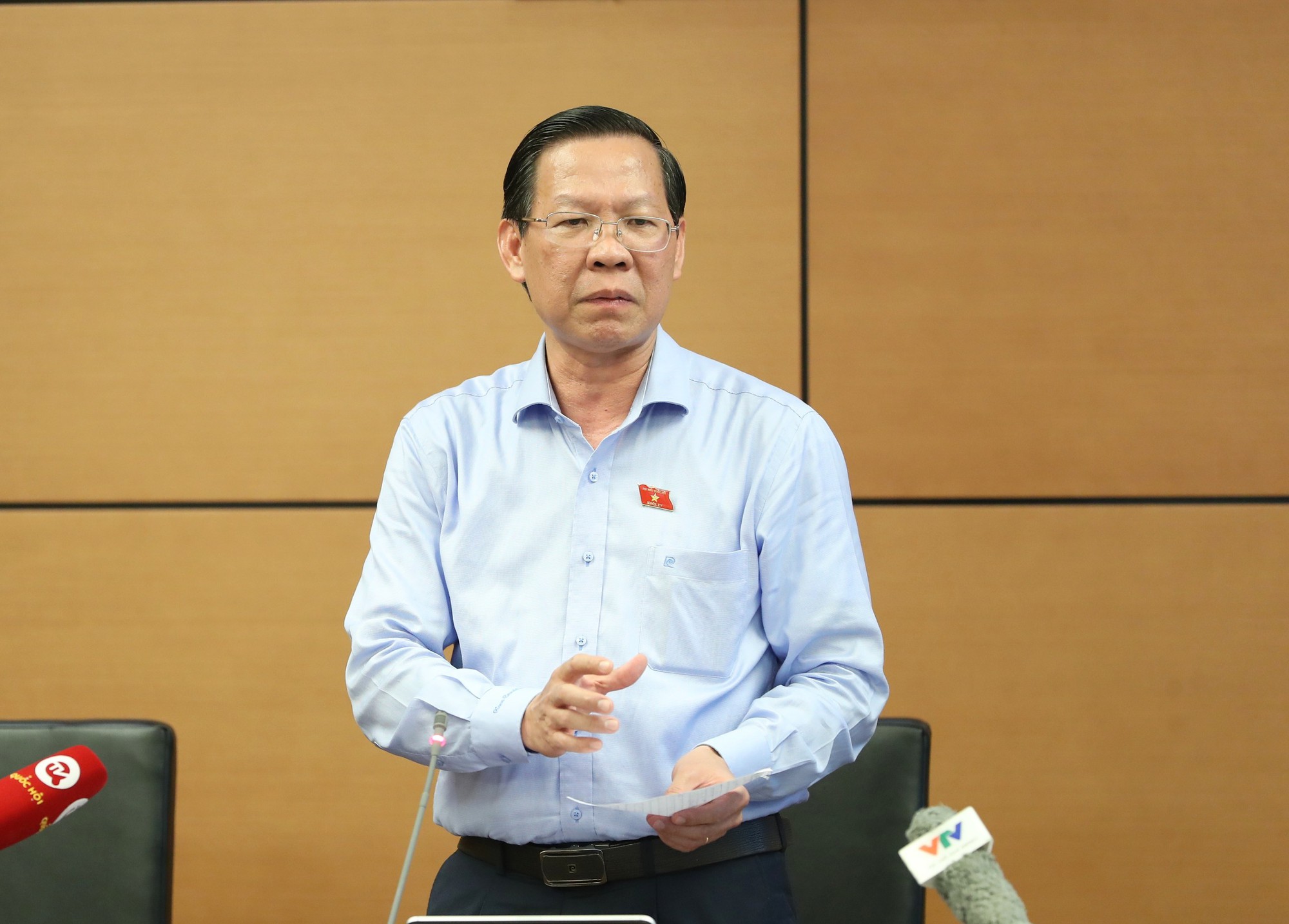 Chủ tịch UBND TP HCM Phan Văn Mãi: TP HCM sẽ thu hút hàng trăm ngàn tỉ đồng vốn đầu tư - Ảnh 1.