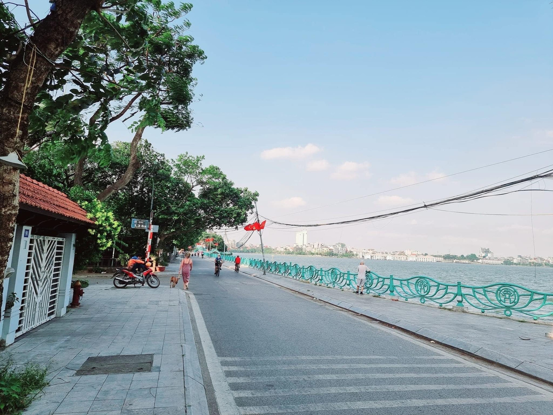 Không phải phố cổ, một khu vực tại Hà Nội có giá nhà đất lên tới hơn 1 tỷ đồng/m2, môi giới khẳng định: “Muốn làm hàng xóm ở đây phải có vài chục tỷ đồng trong tay” - Ảnh 3.