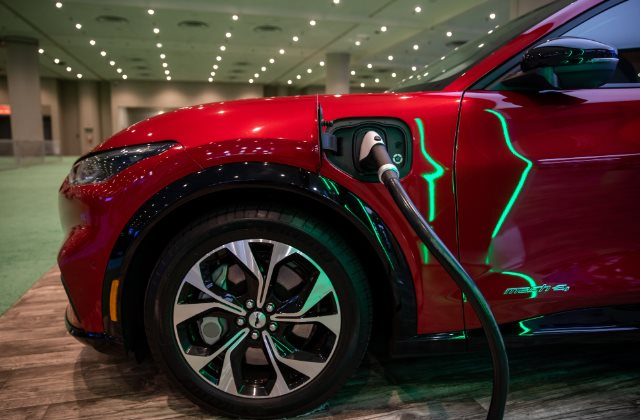 Tesla chia sẻ trạm sạc với Ford: Các công ty này hãy dè chừng! - Ảnh 1.