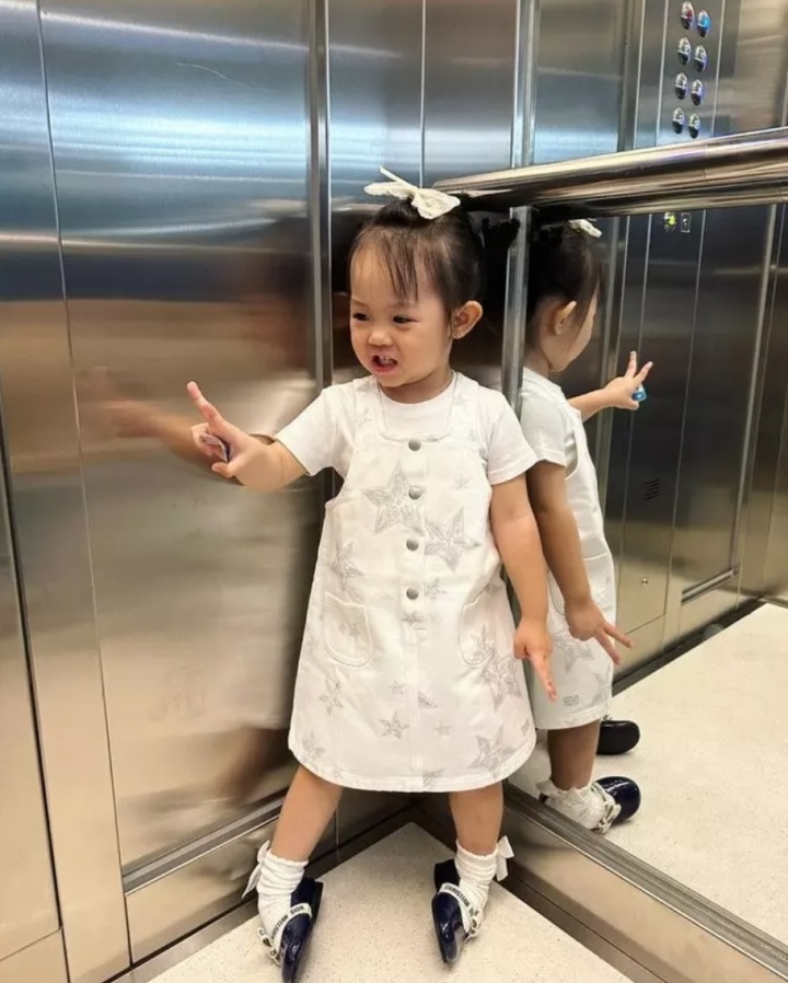 Con gái Cường Đô La - Đàm Thu Trang mới 2 tuổi đã 'dát' toàn hàng hiệu - Ảnh 15.