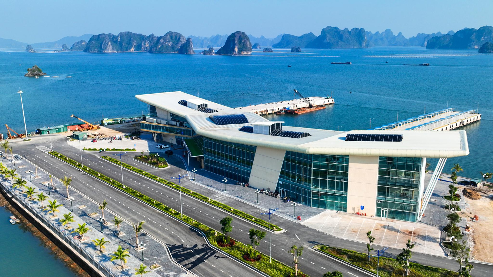 ‏Huyện đảo duy nhất có cả sân bay, cảng biển và đường cao tốc ở Việt Nam - Ảnh 6.