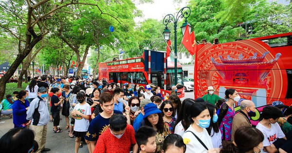 Hà Nội thu 2.400 tỷ đồng từ khách du lịch
