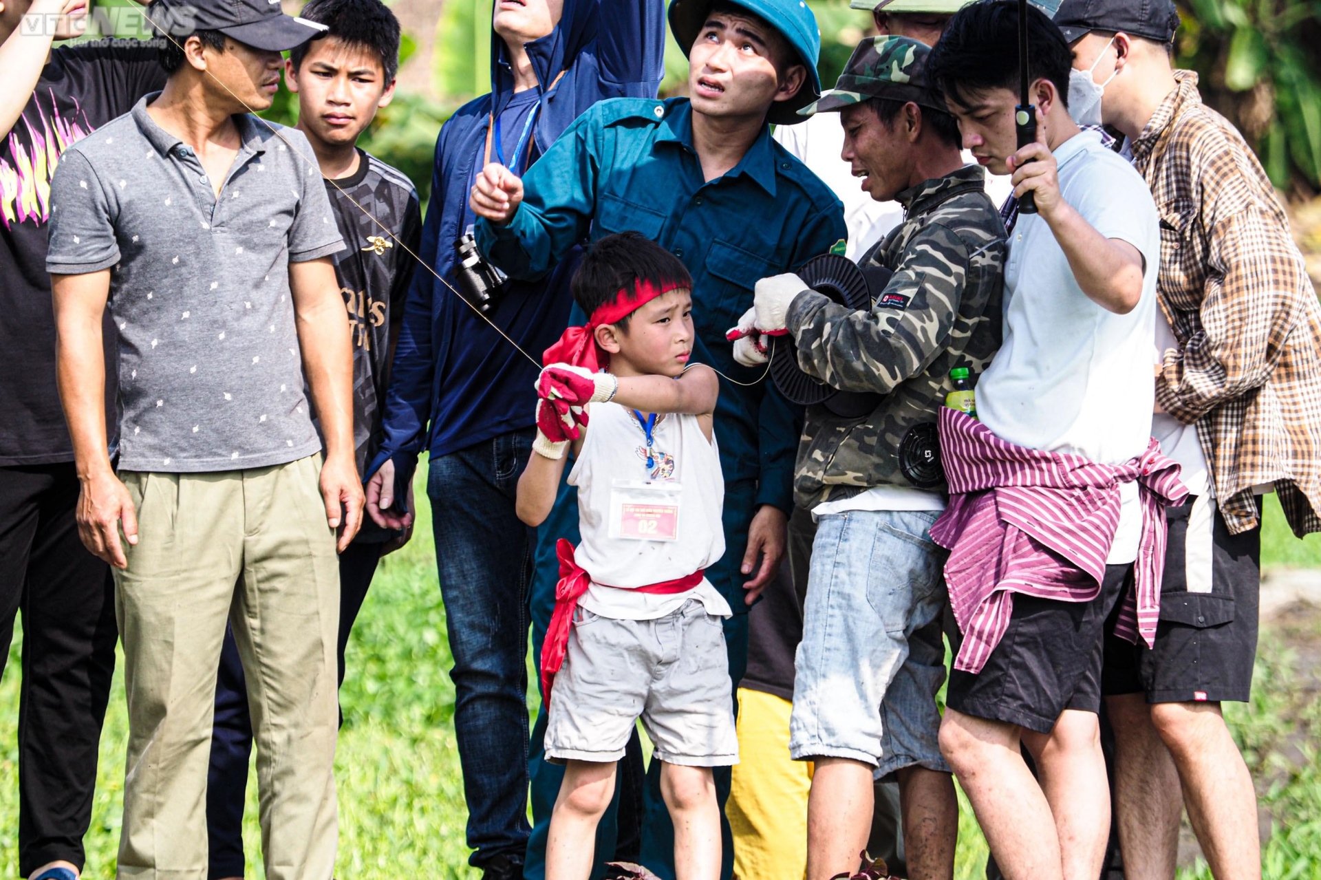 Về ngôi làng ở ngoại thành Hà Nội xem các thí sinh nhí tranh tài thả diều - Ảnh 11.