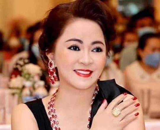 Gia hạn tạm giam bà Nguyễn Phương Hằng thêm 60 ngày - Ảnh 1.