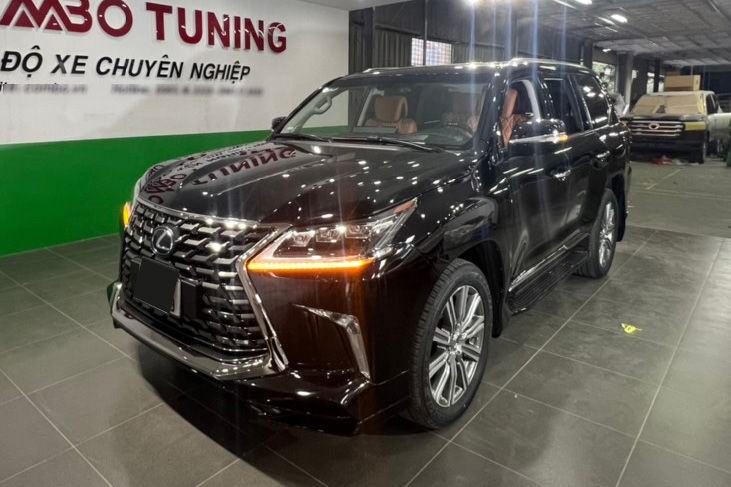 Chủ tịch bỏ 2,4 tỷ độ Lexus LX 570 2013: Trông như xe 10 tỷ, nội thất tốn hơn 1,1 tỷ, giống bản cho đại gia Trung Đông - Ảnh 2.