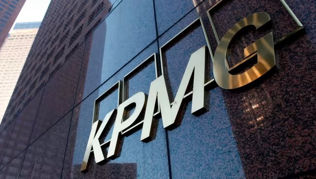 Hiện tượng lạ của 3 ngân hàng Mỹ vừa sụp đổ: Cùng được KPMG kiểm toán, không phát hiện vấn đề nhưng chưa đầy 1 tháng sau lại 'sập' - Ảnh 1.