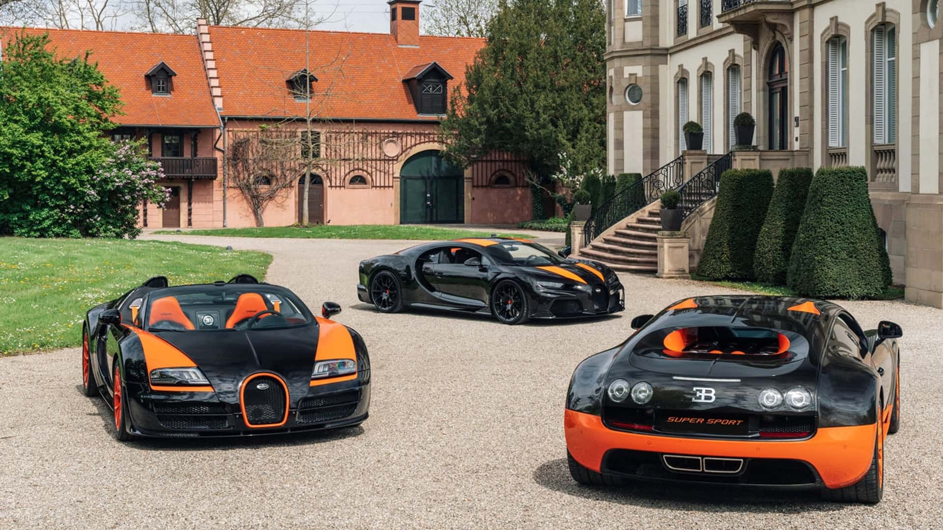 Chủ xe Bugatti mang bộ sưu tập 'kỷ lục' tới tổng hành dinh hãng dạo chơi - Ảnh 3.