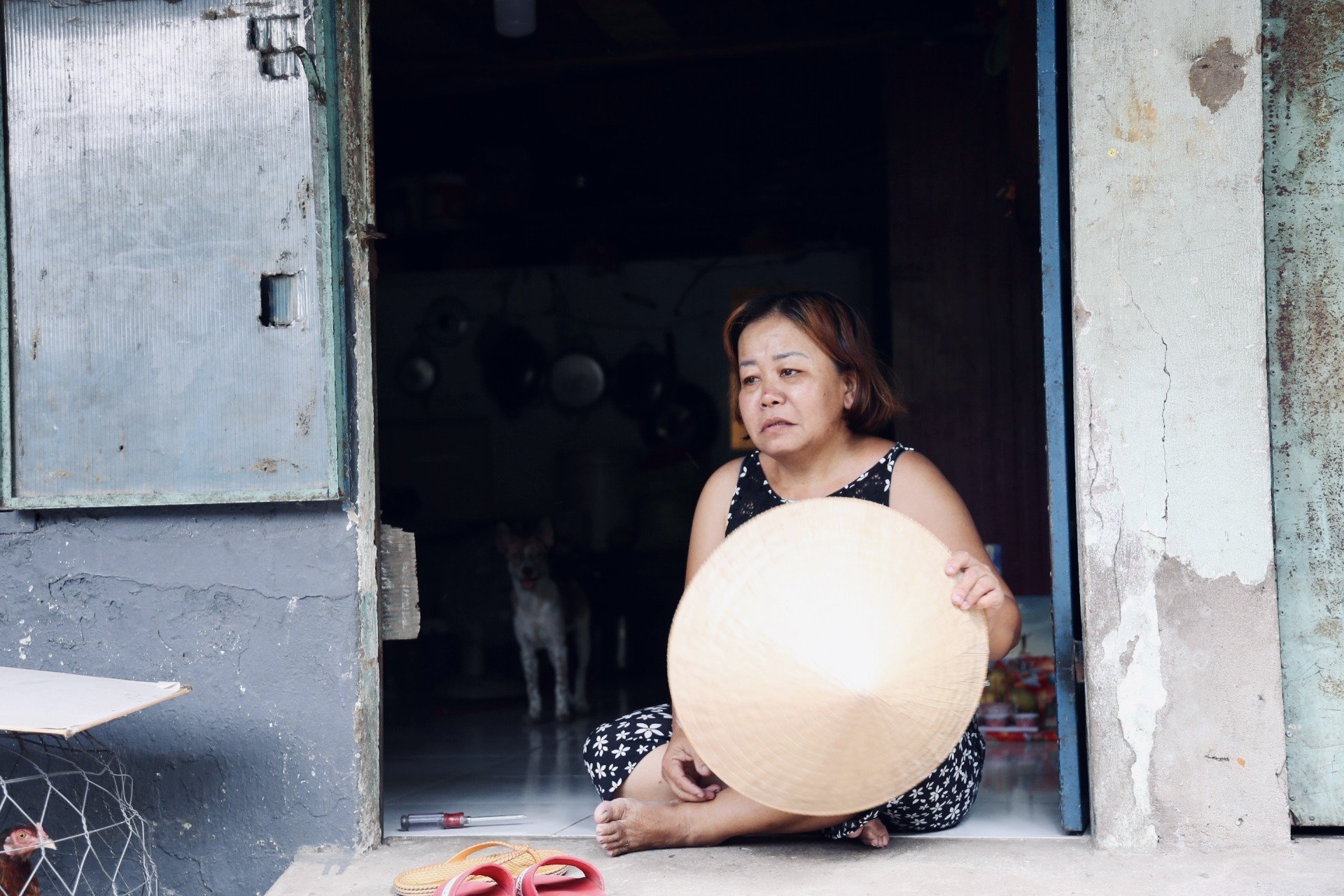 TP.HCM những ngày nắng khủng khiếp, trong nhà ngoài đường chẳng khác gì lò lửa: &quot;Nóng rát cả mặt, mồ hôi đổ như tắm&quot; - Ảnh 5.