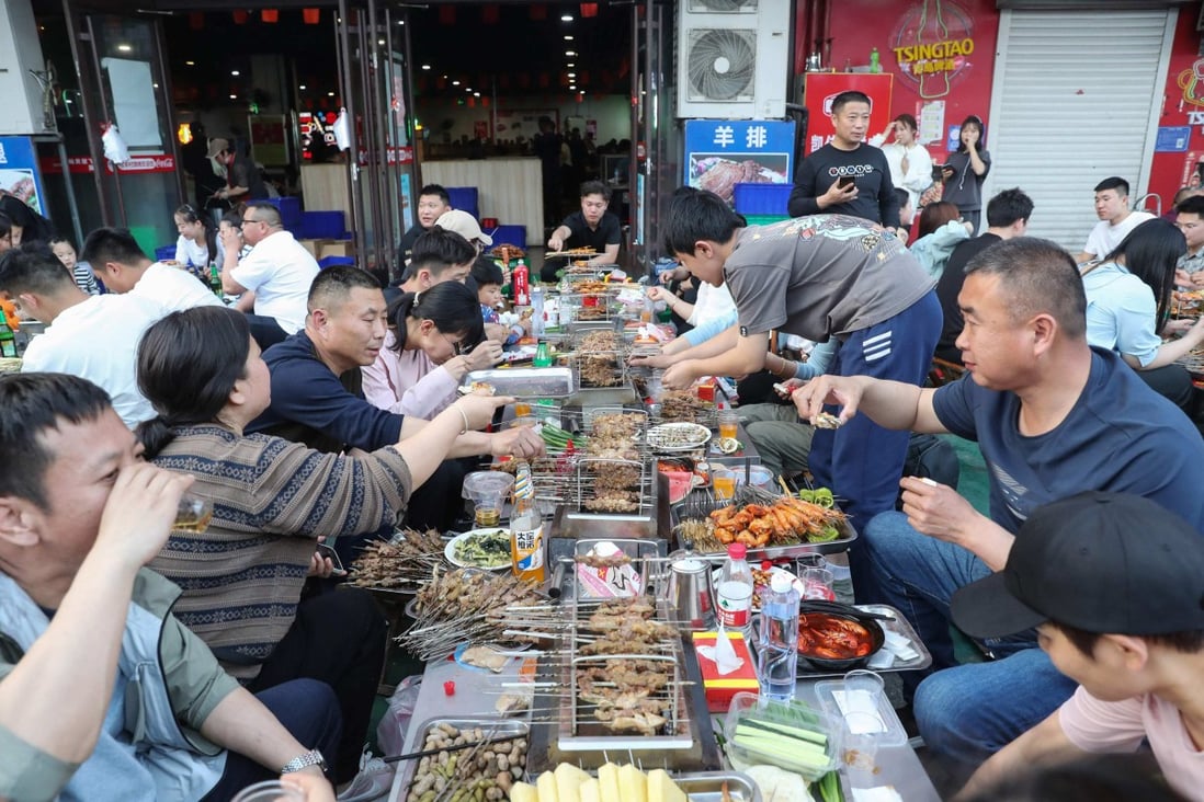 'Khoản vay thịt nướng': Sự kết hợp 'có 1 không 2' được ngành ngân hàng Trung Quốc tận dụng giữa cơn sốt bất ngờ - Ảnh 1.