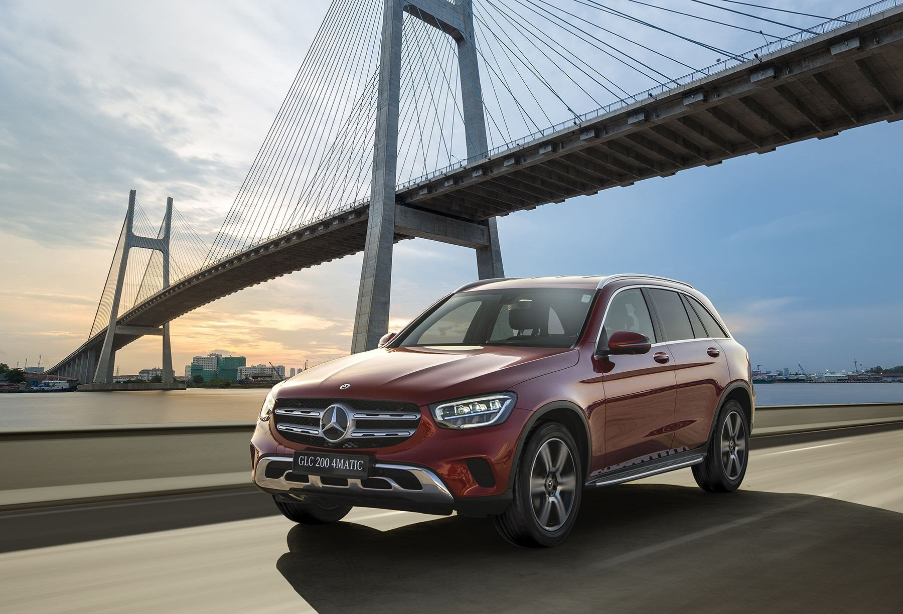 Mercedes-Benz GLC mới cập bến thị trường Việt: thêm công nghệ, giá tăng 160 triệu đồng