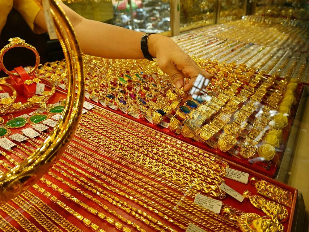 Người Việt mua ít hơn 2,4 tấn vàng trong quý I/2023, nguyên nhân do đâu? - Ảnh 2.