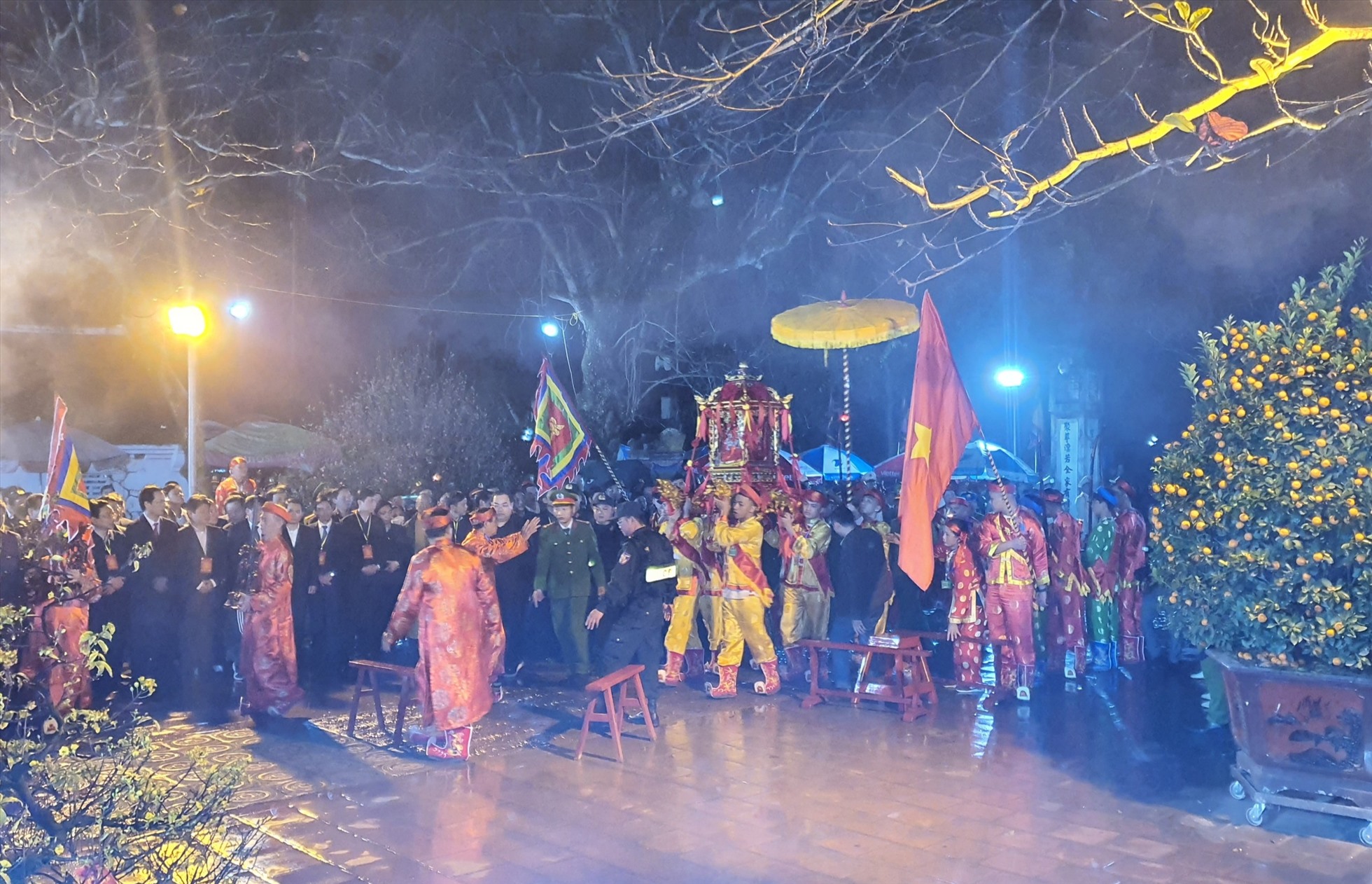 Khách Tây tò mò đi tìm điểm hình bàn cờ tướng trên bản đồ: Là nơi thu hút đông du khách bậc nhất ở Nam Định - Ảnh 5.