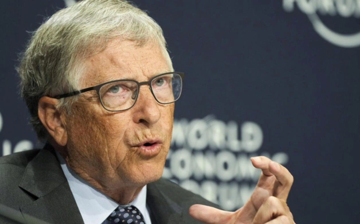 Bill Gates tặng nữ MC 1 tấm séc và bảo cô điền bao nhiêu tiền tùy thích: Bài học thấm thía từ vị tỷ phú U70! - Ảnh 1.