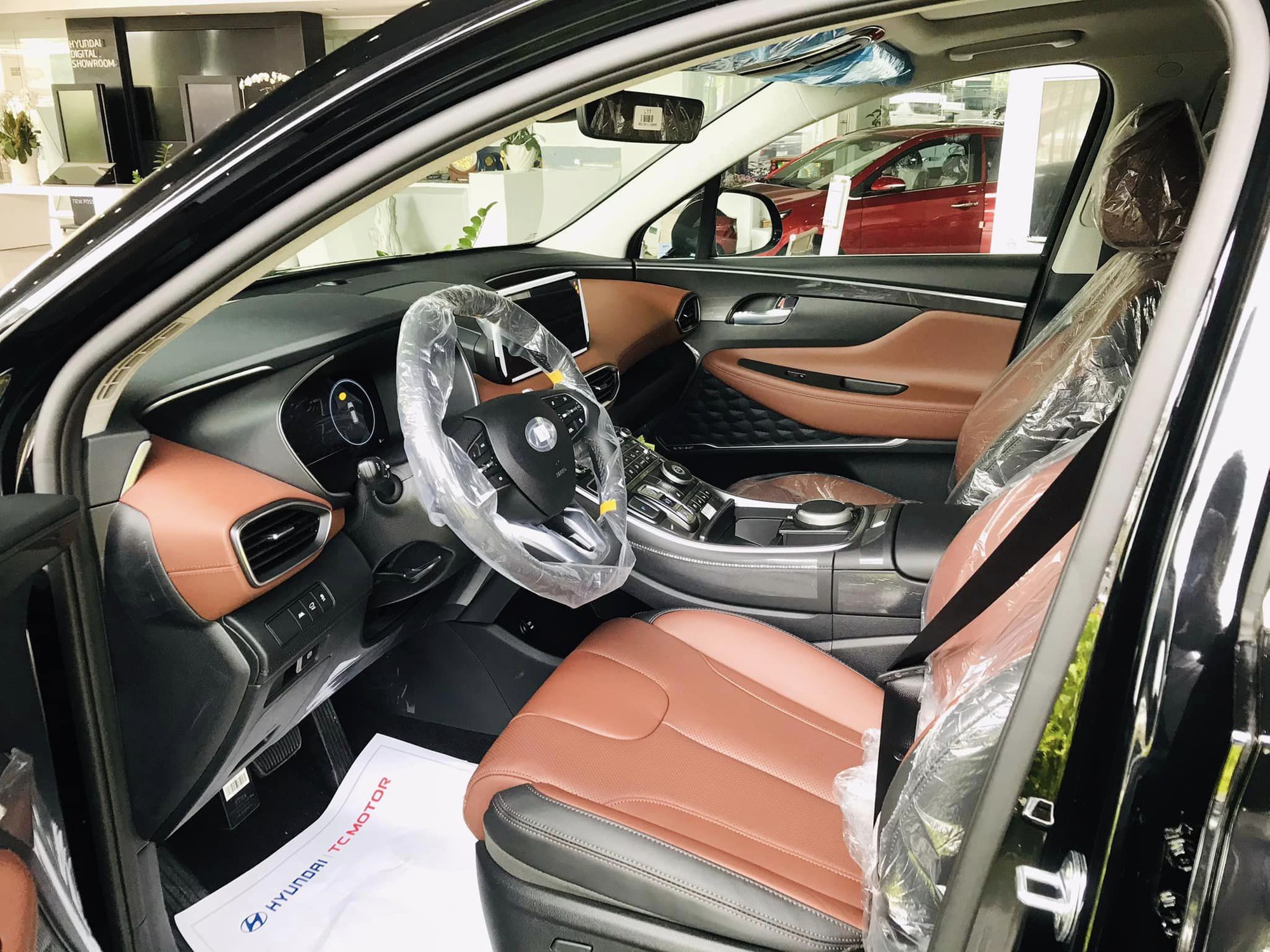Giá Hyundai Santa Fe Dầu Cao cấp chạm 'đáy' mới, giảm kỷ lục 300 triệu đồng - Ảnh 2.