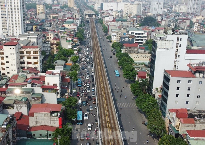 Ùn ứ trong ngày đầu dựng rào thi công trên đường Nguyễn Trãi - Ảnh 6.