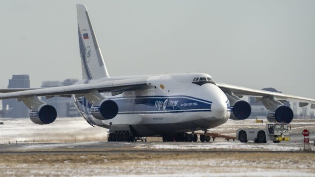 Canada tịch thu máy bay vận tải An-124 của công ty Nga - Ảnh 1.