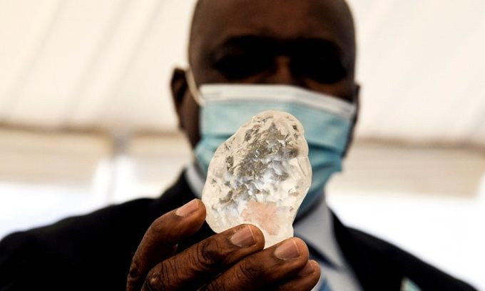 Mỏ quặng làm ‘đổi vận’ cả 1 quốc gia: Xuất kim cương ‘nhiều không đếm xuể’ - Ảnh 2.