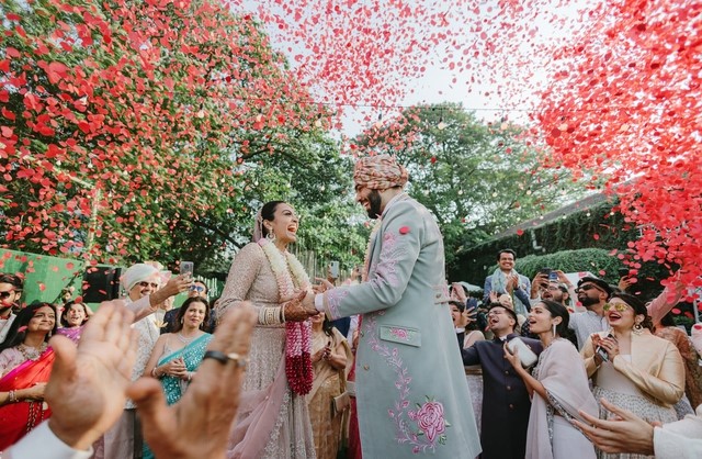 Đám cưới Ấn Độ xa hoa đã trở lại hoành tráng hơn bao giờ hết - Ảnh 1.