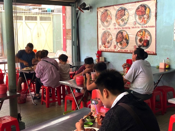 Ghé tiệm cơm tấm được Michelin vinh danh, ăn miếng sườn 'to nhất Sài Gòn' - Ảnh 5.