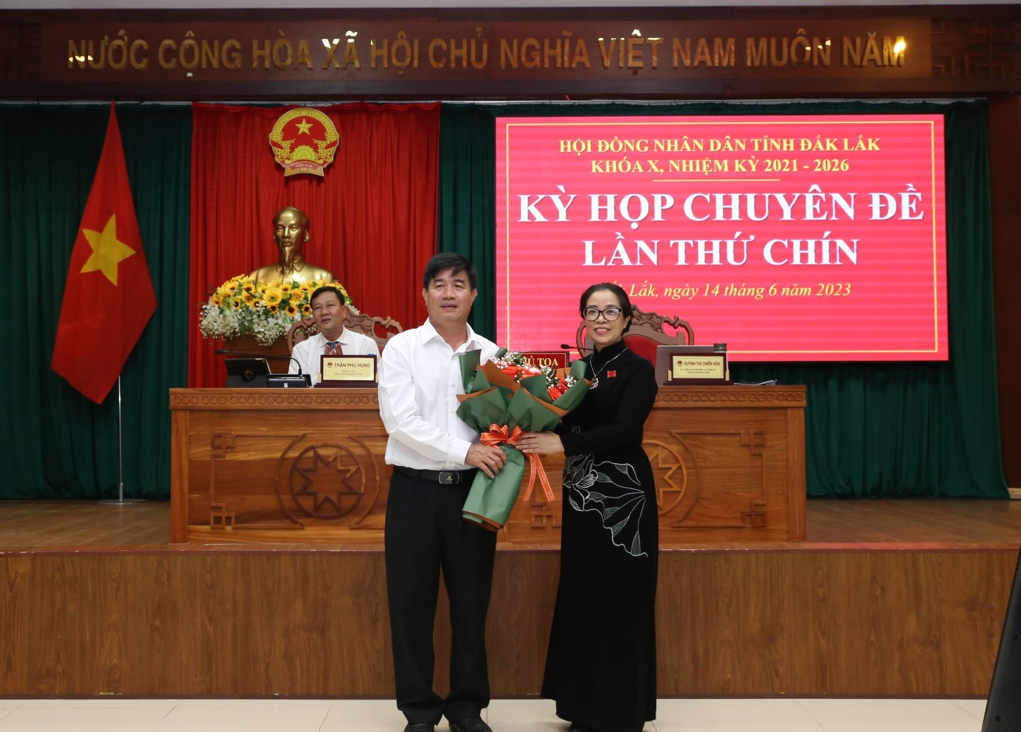 Ông Nguyễn Thiên Văn được bầu làm Phó chủ tịch UBND tỉnh Đắk Lắk - Ảnh 1.