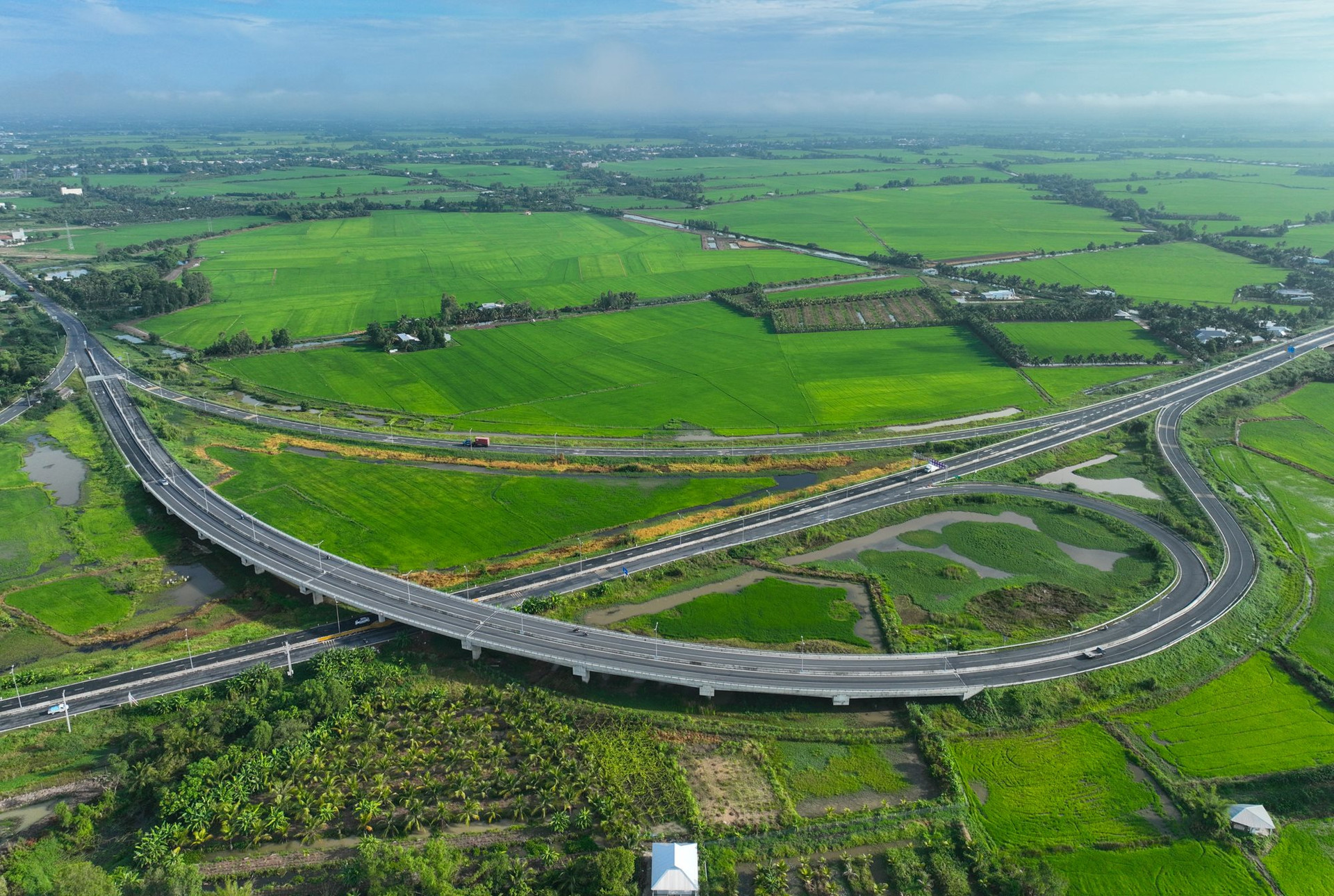 ‏Toàn cảnh tuyến đường hơn 6.000 tỷ sắp được nâng cấp thành cao tốc - Ảnh 1.