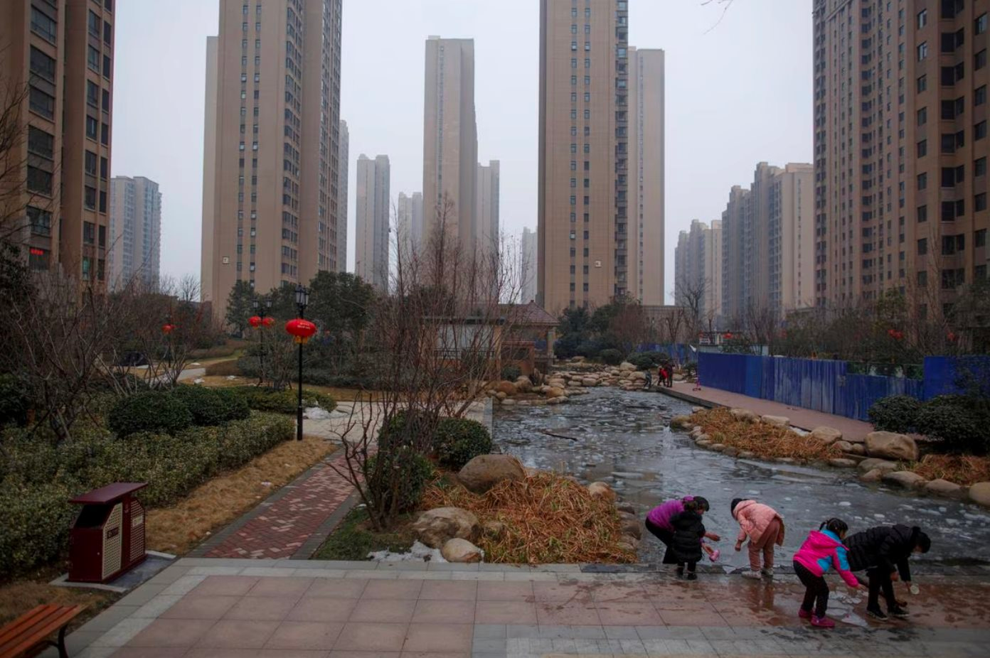 'Nhà rẻ như rau': Hơn 10 căn hộ giá chỉ 730 triệu đồng, dân Trung Quốc cầm tiền mua bất động sản không khác gì 'đi chợ' - Ảnh 2.