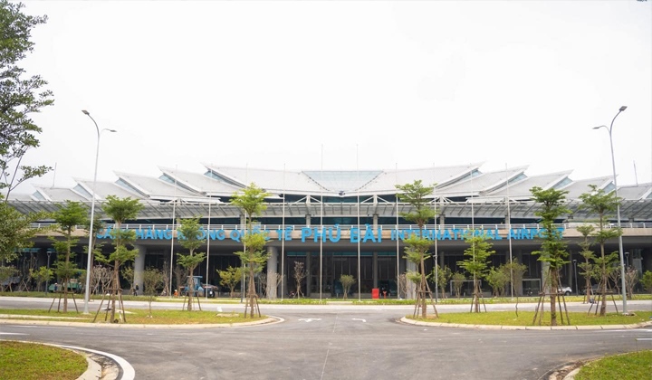 Khánh thành nhà ga hàng không hơn 2.000 tỷ đồng, mang kiến trúc cung đình Huế - Ảnh 2.