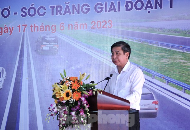 Thủ tướng phát lệnh khởi công dự án cao tốc dài nhất miền Tây - Ảnh 4.