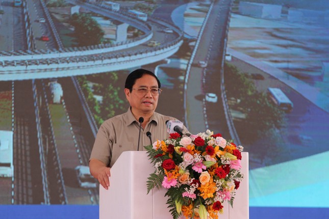 Thủ tướng phát lệnh khởi công đồng loạt 3 dự án giao thông trọng điểm quốc gia - Ảnh 3.