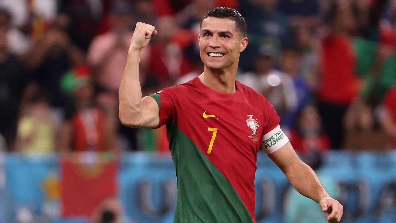 10 cầu thủ ghi nhiều bàn nhất cho tuyển quốc gia: Ronaldo dẫn đầu, bỏ xa Messi - Ảnh 10.