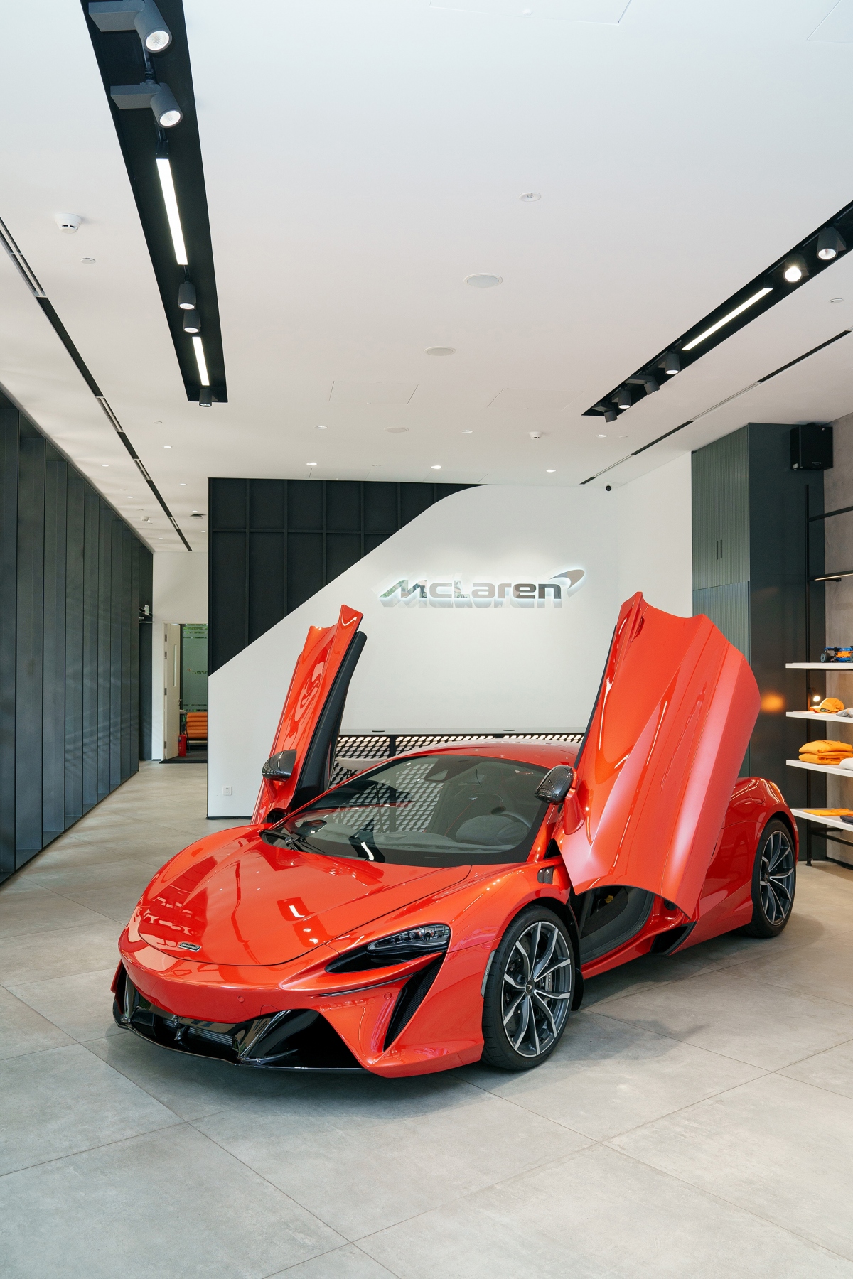 McLaren Artura chính thức bán tại Việt Nam với giá 14,69 tỷ đồng - Ảnh 2.