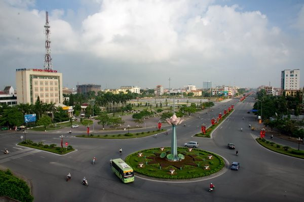 Hưng Yên sẽ xây mới hai quốc lộ, ba cao tốc, 16 đường tỉnh lộ, nhiều cầu lớn qua sông Hồng - Ảnh 1.