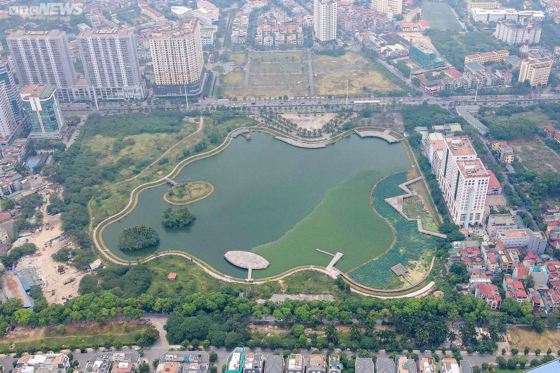 Công viên ở Thủ đô thiết kế theo phong cách sân golf dang dở sau 7 năm thi công - Ảnh 1.