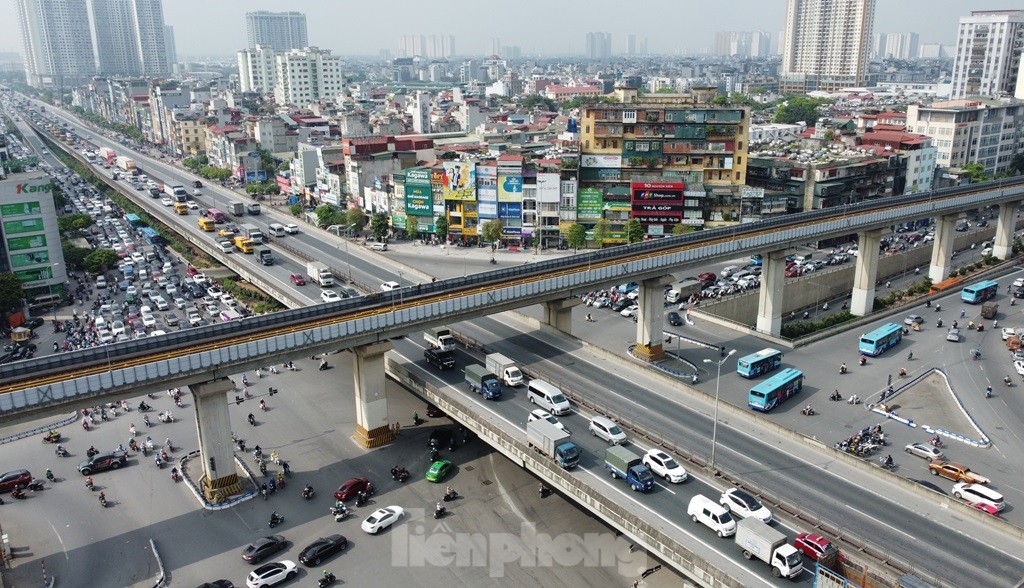 Rào đường thử nghiệm 5 ngày tại 8 'lô cốt' thi công trên đường Nguyễn Trãi - Ảnh 6.