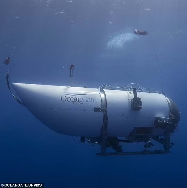 Tàu ngầm mất tích khi khám phá xác Titanic chở theo một tỷ phú USD: Là người từng đi đến chân trời góc bể, đạt tới 3 Kỷ lục Guinness Thế giới - Ảnh 4.