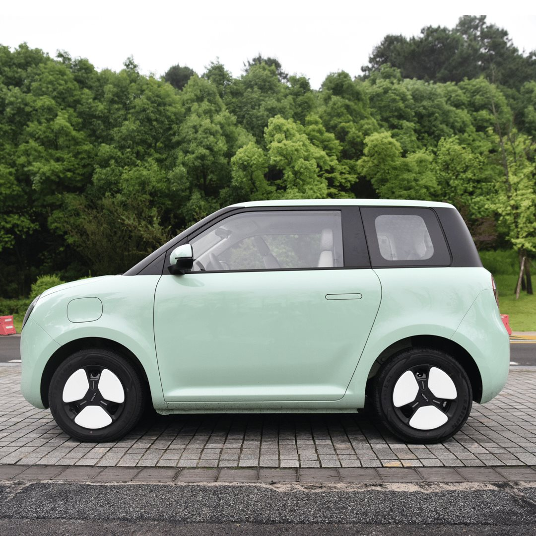 Mẫu xe điện mini có tầm di chuyển 300km cho một lần sạc, giá chỉ từ 160 triệu đồng quyết đấu 'vua' xe điện cỡ nhỏ Wuling Hongguang Mini EV - Ảnh 2.