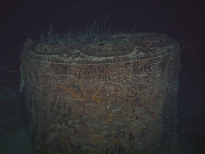 Cận cảnh con tàu Titanic huyền thoại sau 114 năm nằm dưới đại dương, khung cảnh u ám bao trùm khó nhận ra - Ảnh 5.