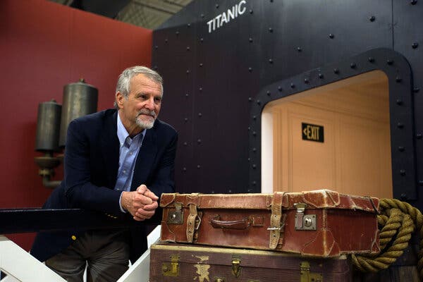 Tàu ngầm thám hiểm Titanic chỉ còn hơn 30 giờ để giải cứu, xác định thân thế khủng của 5 hành khách trên tàu - Ảnh 4.