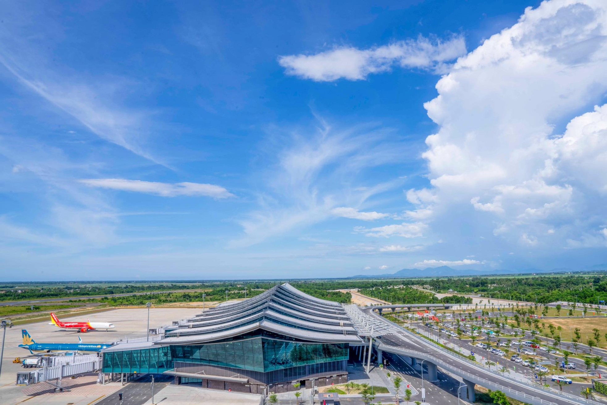 Ấn tượng hình ảnh kiến trúc sân bay 'độc nhất vô nhị' ở Việt Nam - Ảnh 2.