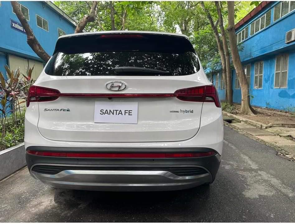 Hyundai Santa Fe hybrid tiếp tục lộ diện ở Việt Nam, sales báo xe đã lắp ráp xong và sắp ra mắt - Ảnh 1.