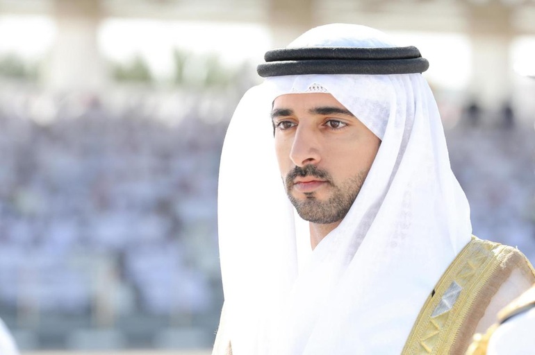 Thái tử đẹp trai nhất Dubai: Cuộc sống nhung lụa 'thích là nhích' bằng chuyên cơ đi khắp thế giới, BST toàn Ferrari, Lamborghini nhưng vẫn 'làm thêm' nhiều nghề vì một lý do - Ảnh 1.