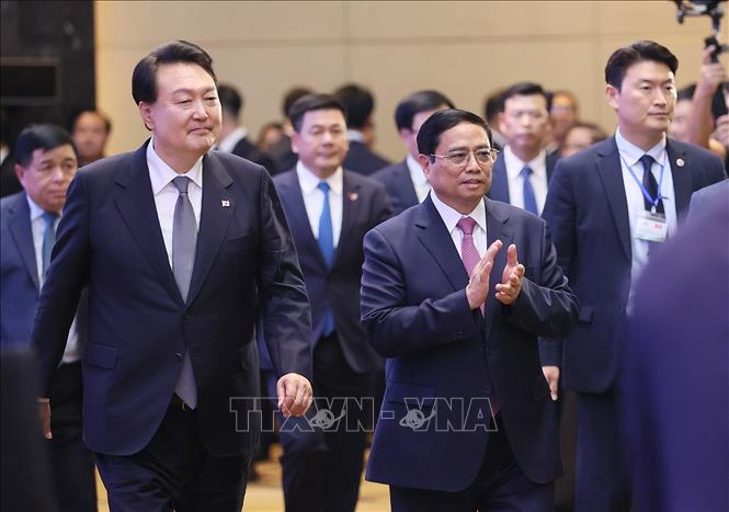 Thủ tướng Phạm Minh Chính và Tổng thống Yoon Suk Yeol tham dự Diễn đàn Doanh nghiệp Việt Nam - Hàn Quốc - Ảnh 1.